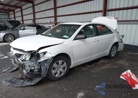 2007 Toyota Camry Le V6 z USA, uszkodzony, nr VIN 4T1BK46K67U537392